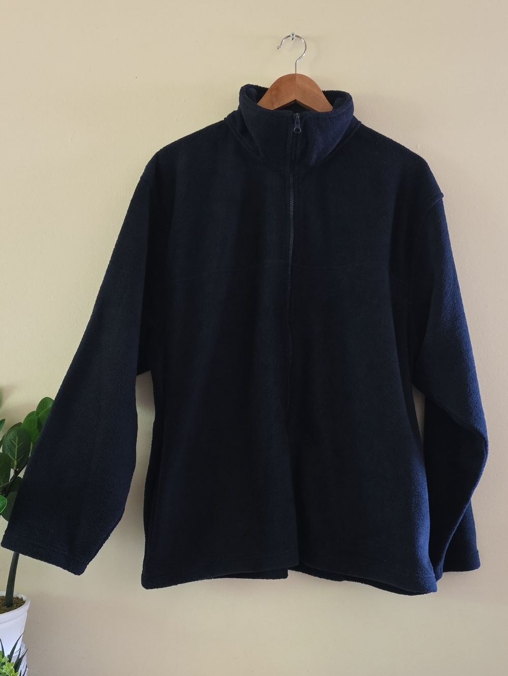 ROADSTER NWOT Men's Fleece Zip Up Sweater - Navy L
